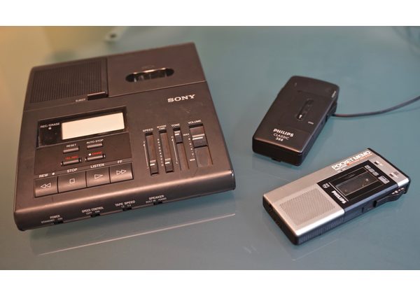 - mini cassette - include audio sony pcm betamax - mini cassette - Sony PCM Betamax