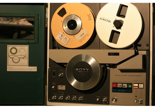 speciale - sony 1 inch helical scan - include specials akai 1/4 inch video open reel system - sony 1 inch helical scan - Akai 1/4 inch Video Open Reel System